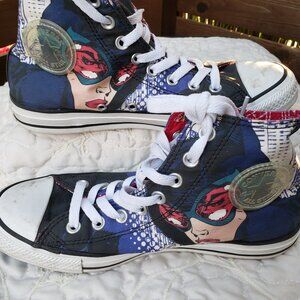 EUC CTAS Converse DC Comics CATWOMAN 149296C (6.5M - 8.5W) KICKS